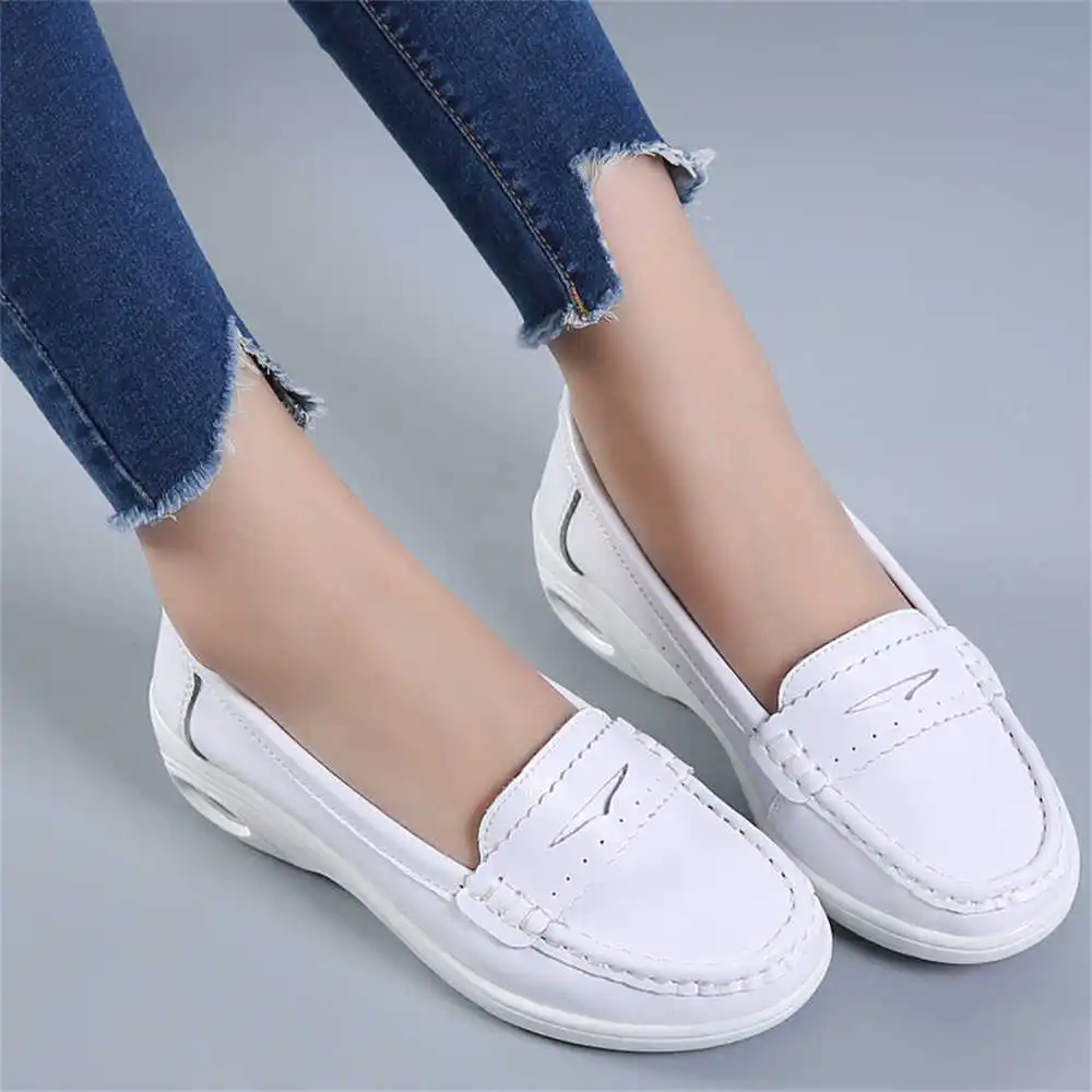 Thick Sole Slipon White Traine - مراجعة Formal Men Daily Wear Slippers وسعره